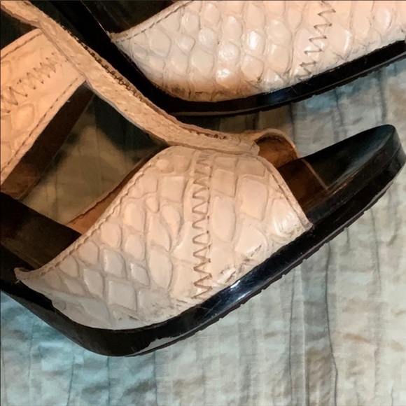 Michael Kors nude snakeskin zip up heels 3 3/4 EUC - Picture 6 of 6